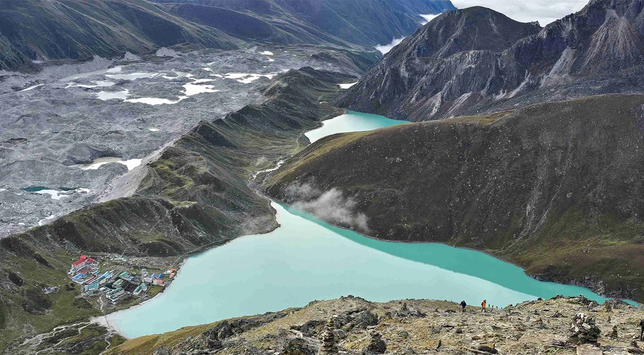 Two High Passes Trek via EBC (Chola and Renjo La)
